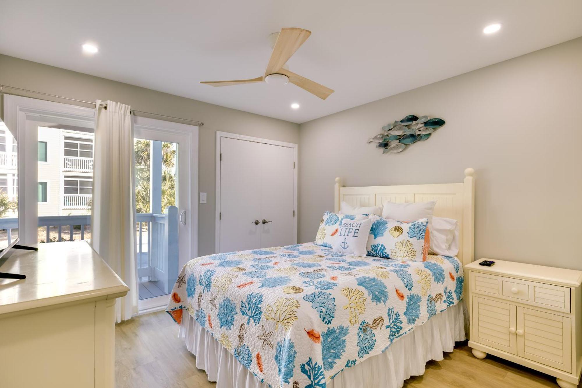 Emerald Isle Condo With Indoor Pool And Beach Access! Eksteriør billede