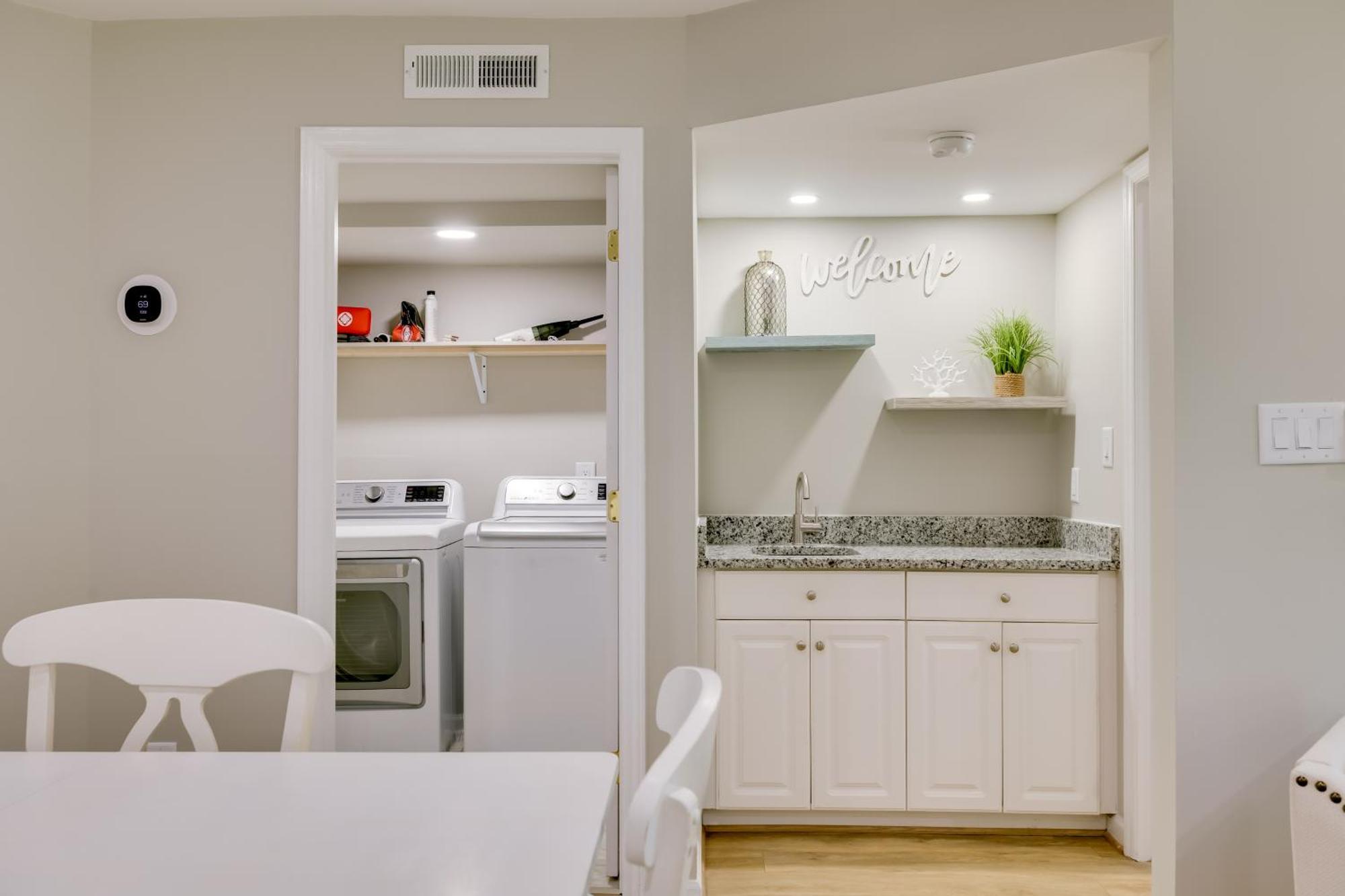 Emerald Isle Condo With Indoor Pool And Beach Access! Eksteriør billede